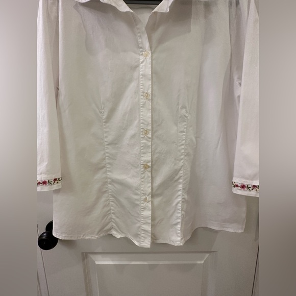 Capacity Woman Vintage Floral Embroidery White Button Down Shirt Size 1X - Picture 9 of 12